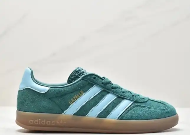 hype Adidas Sneakers