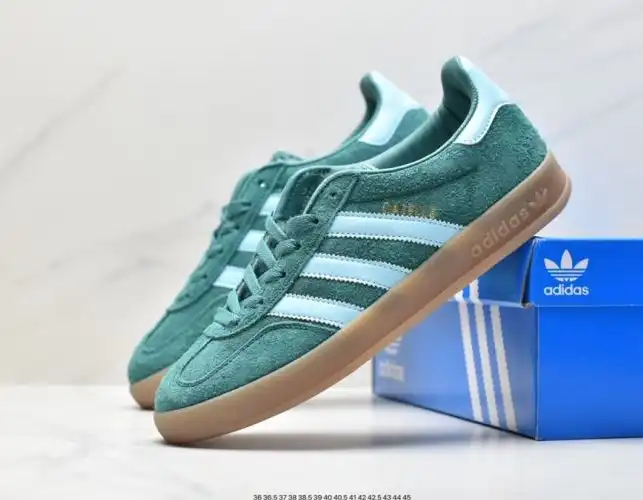 hype Adidas Sneakers