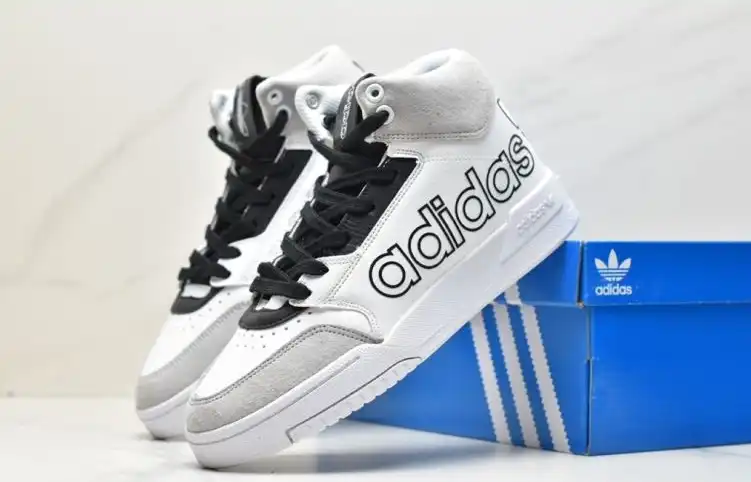 hype Adidas Sneakers