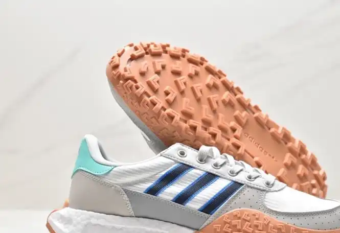 hype Adidas Sneakers