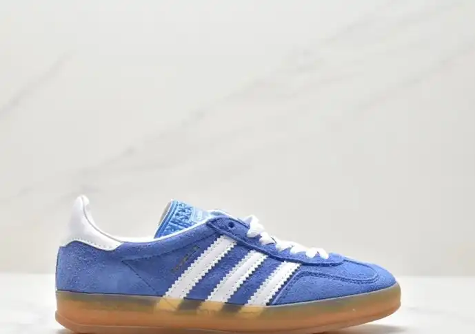 hype Adidas Sneakers