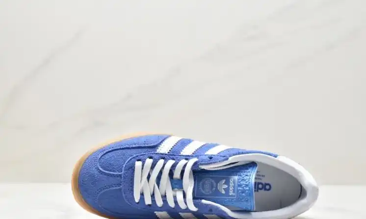 hype Adidas Sneakers