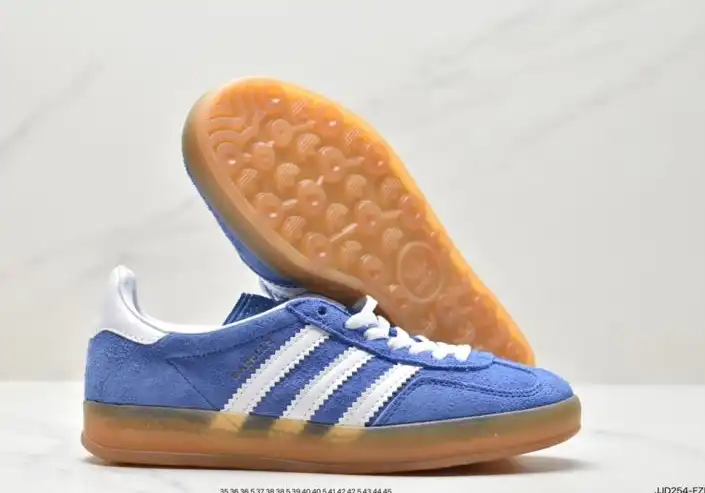 hype Adidas Sneakers