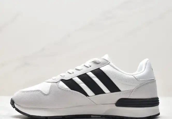 hype Adidas Sneakers