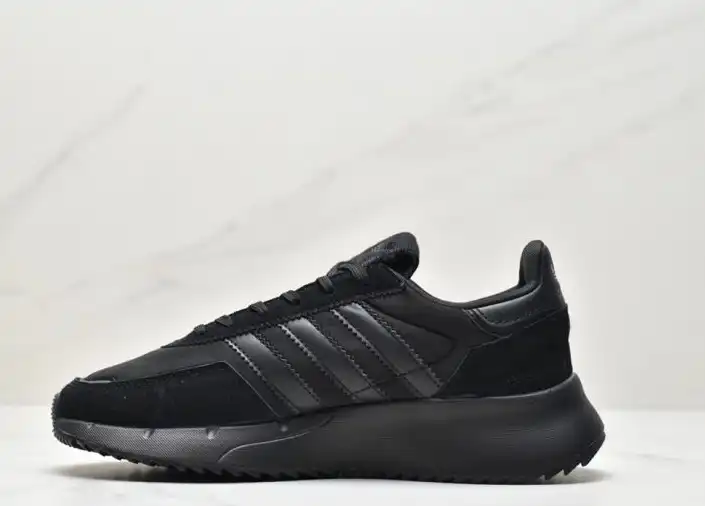 hype Adidas Sneakers