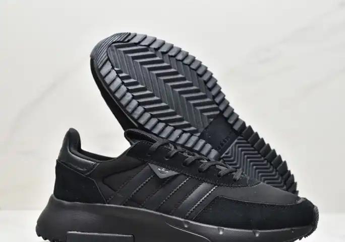 hype Adidas Sneakers