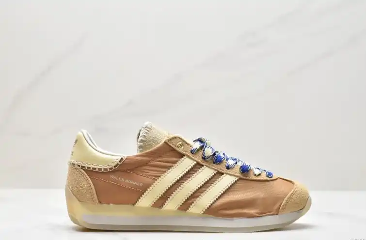 hype Adidas Sneakers