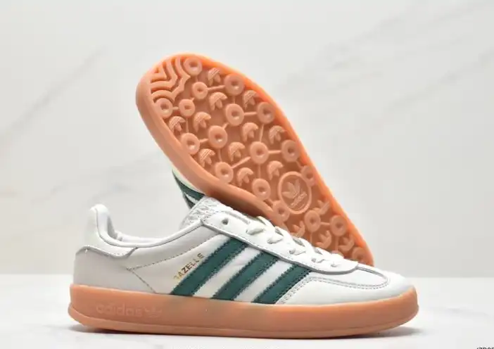 hype Adidas Sneakers