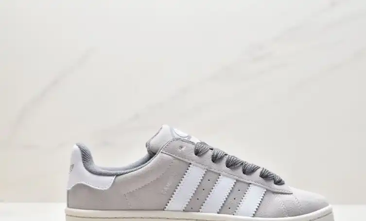 hype Adidas Sneakers