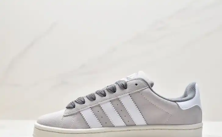 hype Adidas Sneakers