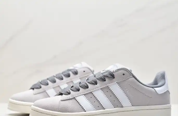 hype Adidas Sneakers