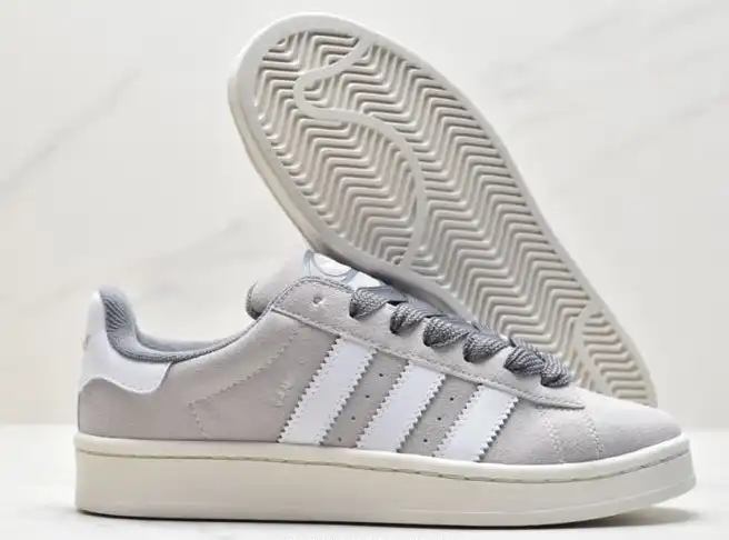 hype Adidas Sneakers