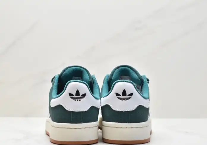 hype Adidas Sneakers