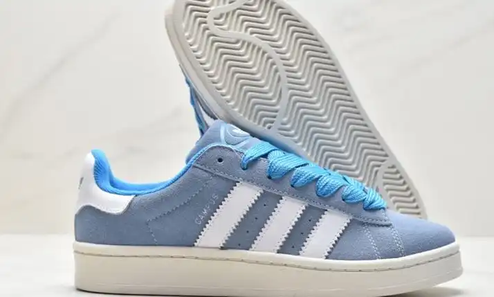 hype Adidas Sneakers