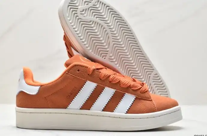 hype Adidas Sneakers