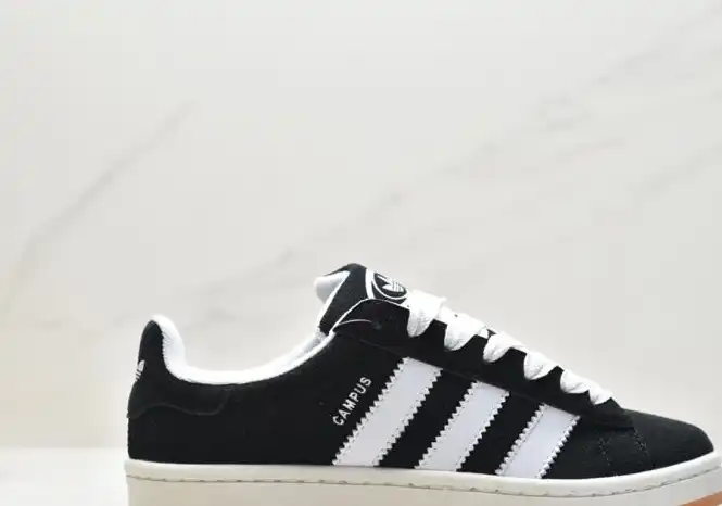 hype Adidas Sneakers