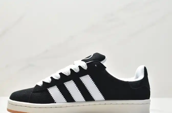 hype Adidas Sneakers