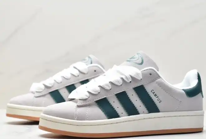 hype Adidas Sneakers