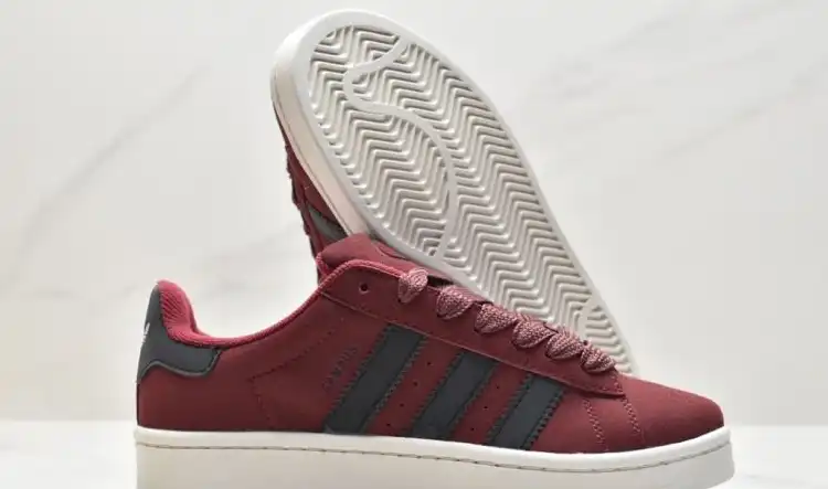 hype Adidas Sneakers