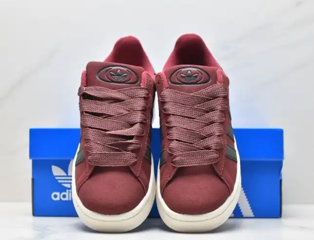 hype Adidas Sneakers