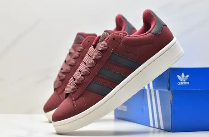 hype Adidas Sneakers