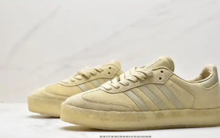 hype Adidas Sneakers