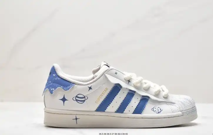 hype Adidas Sneakers