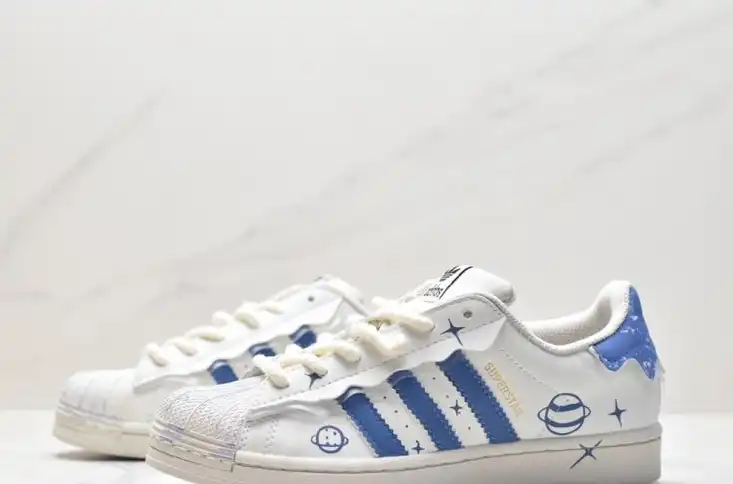 hype Adidas Sneakers