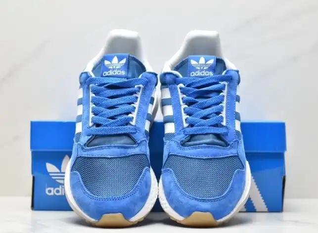 hype Adidas Sneakers