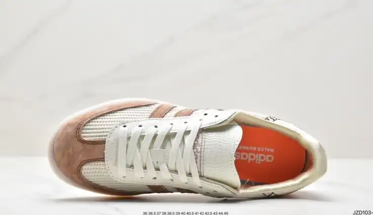 hype Adidas Sneakers