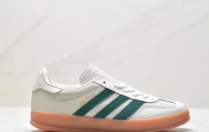 hype Adidas Sneakers