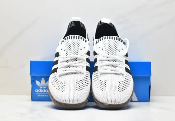 hype Adidas Sneakers