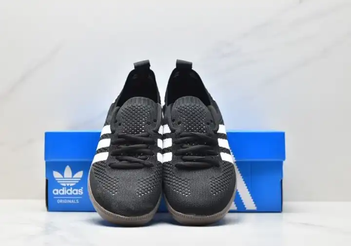 hype Adidas Sneakers