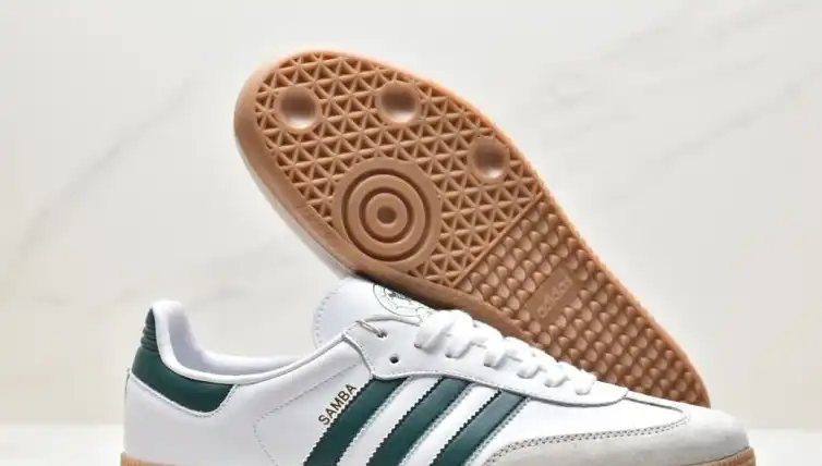 hype Adidas Sneakers