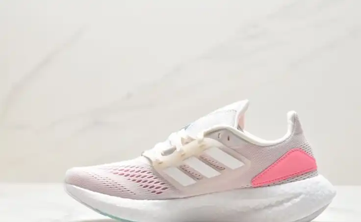 hype Adidas Sneakers