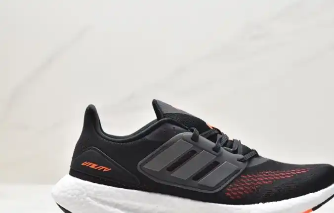 hype Adidas Sneakers