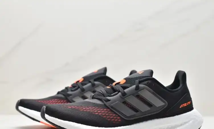 hype Adidas Sneakers