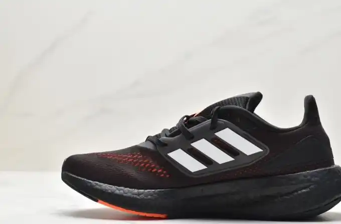 hype Adidas Sneakers