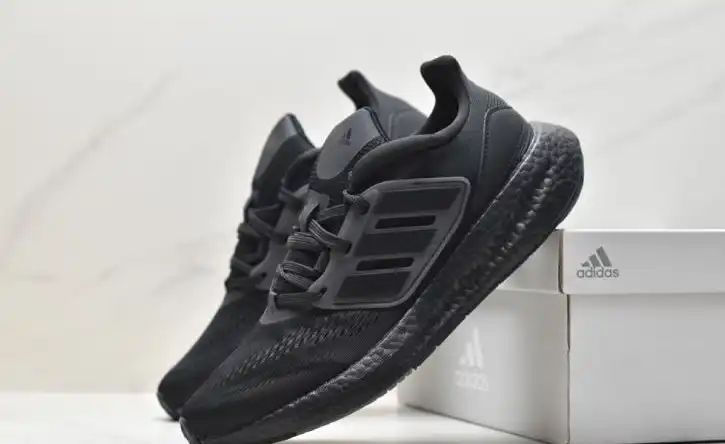 hype Adidas Sneakers