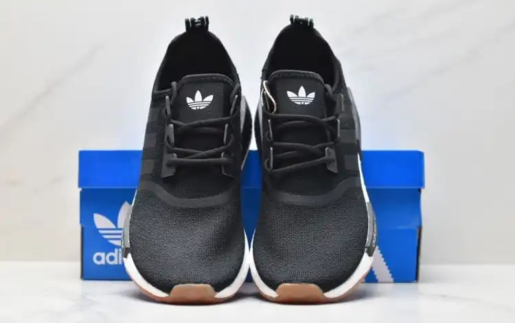 hype Adidas Sneakers