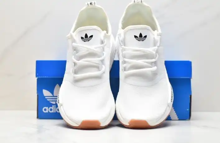 hype Adidas Sneakers