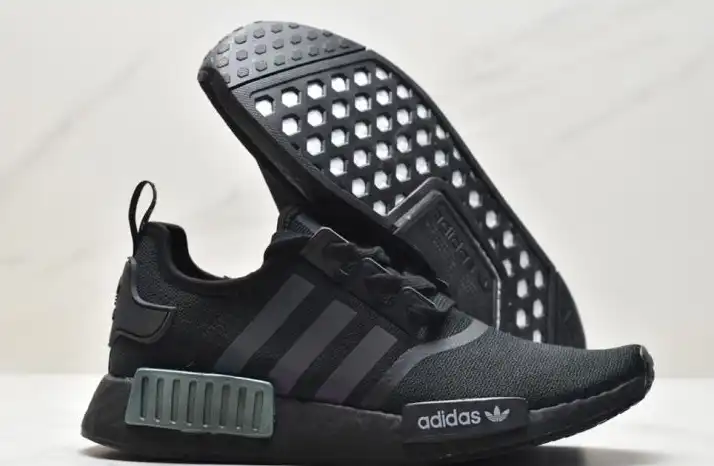 hype Adidas Sneakers