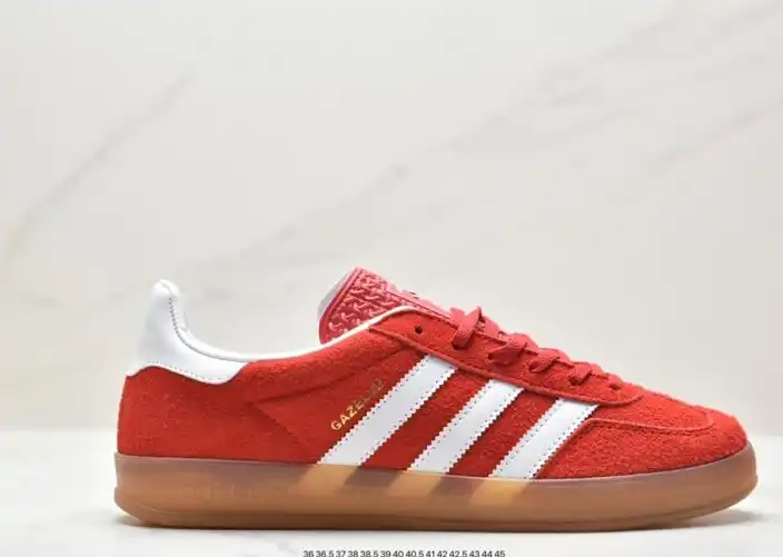 hype Adidas Sneakers