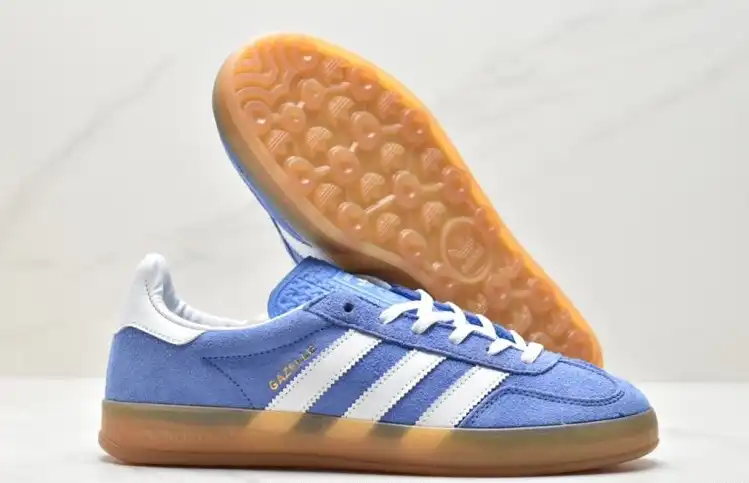 hype Adidas Sneakers