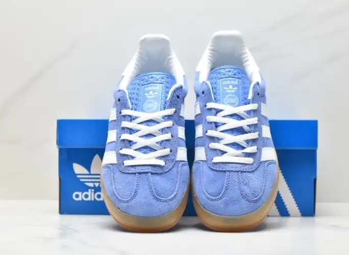 hype Adidas Sneakers