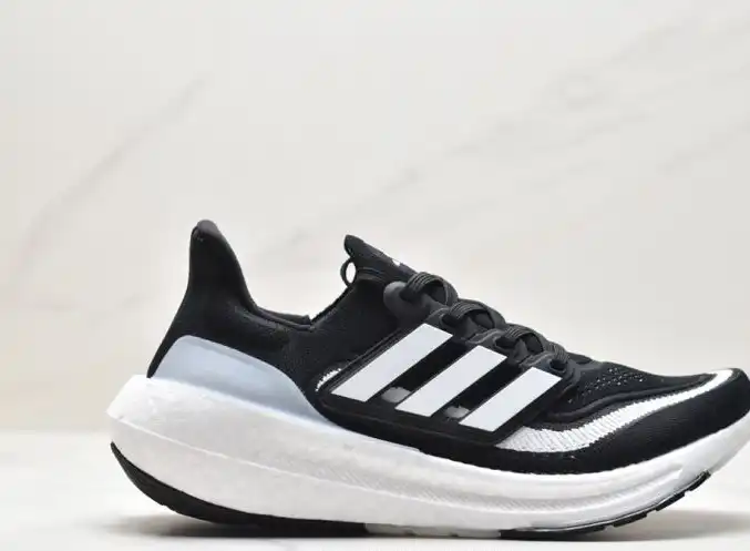 hype Adidas Sneakers