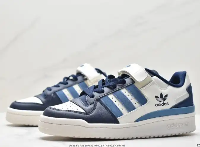 hype Adidas Sneakers