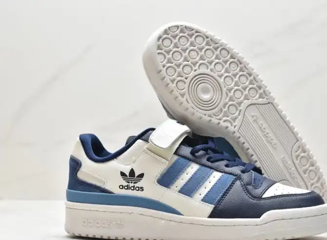 hype Adidas Sneakers