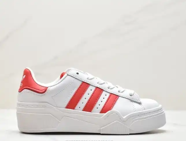 hype Adidas Sneakers