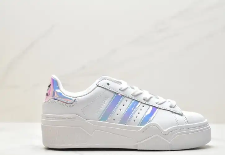 hype Adidas Sneakers